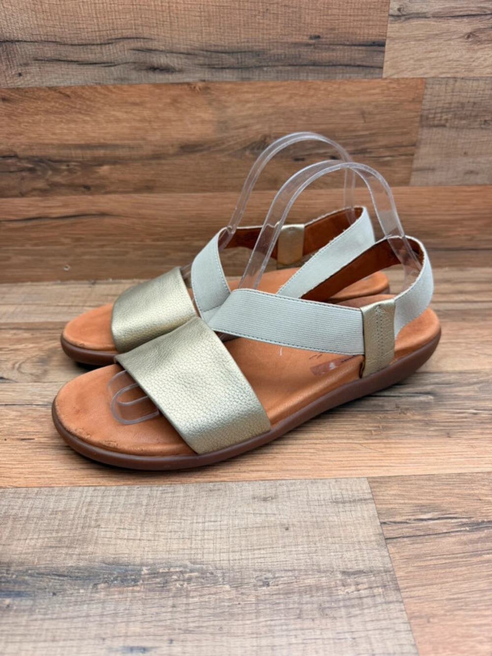 Gentle Souls women’s size 10 Strappy Gold  Strap Sandals